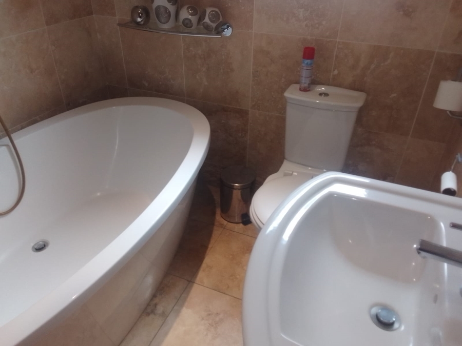 To Let 3 Bedroom Property for Rent in Selborne Eastern Cape